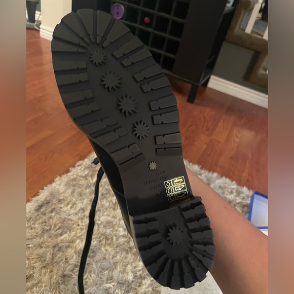 BNIB Stuart Weitzman Kolbie Chain Booties - Picture 8 of 9